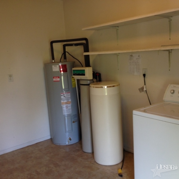 135 South Park Lane Butler, IN 46721 - Photo 11 of 27 Gallery Image 11