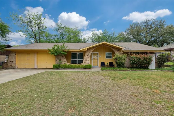 $305,000 | 1008 Sherwood Drive, Bedford, TX 76022
