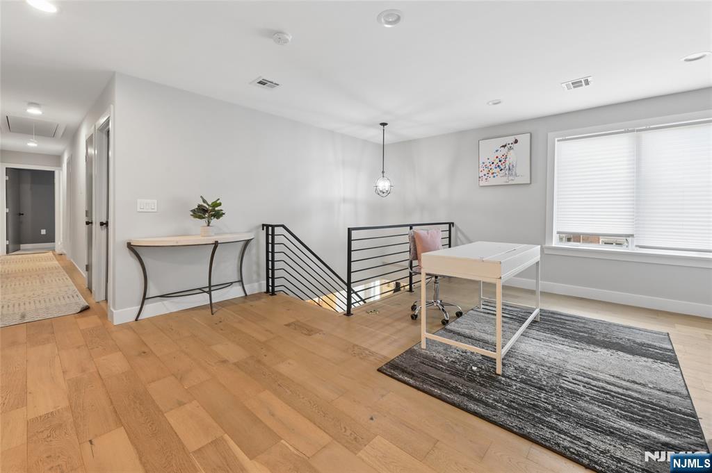 68 Serpentine Road Demarest, NJ 07627 - Photo 27 of 50