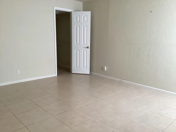 $2,500 | 1000 Spanish River Road, Unit 3K, Boca Raton, FL 33432