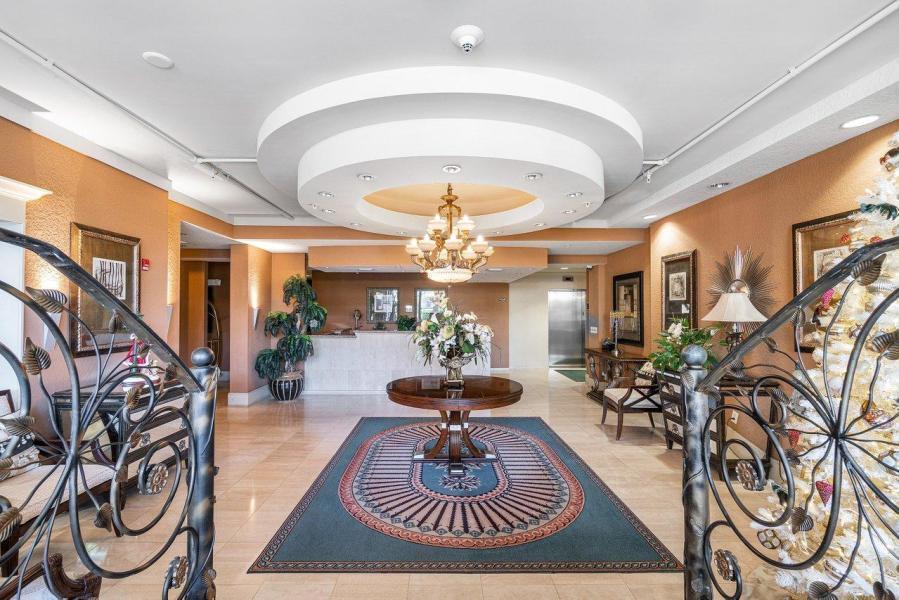 1000 Spanish River Road, Unit 3K Boca Raton, FL 33432 - Photo 23 of 32 boca view lobby