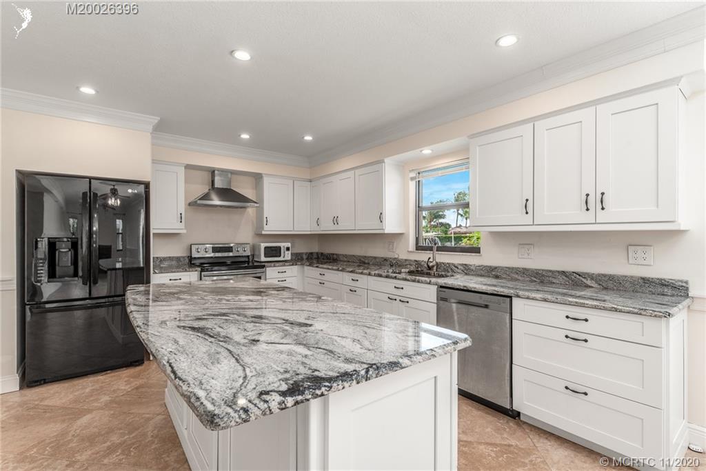 1239 Southwest Dyer Point Road Palm City, FL 34990 - Photo 10 of 34 Gallery Image 10