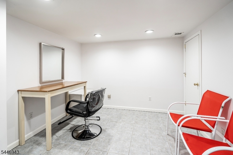 1601 Raritan Road Clark, NJ 07066 - Photo 20 of 26