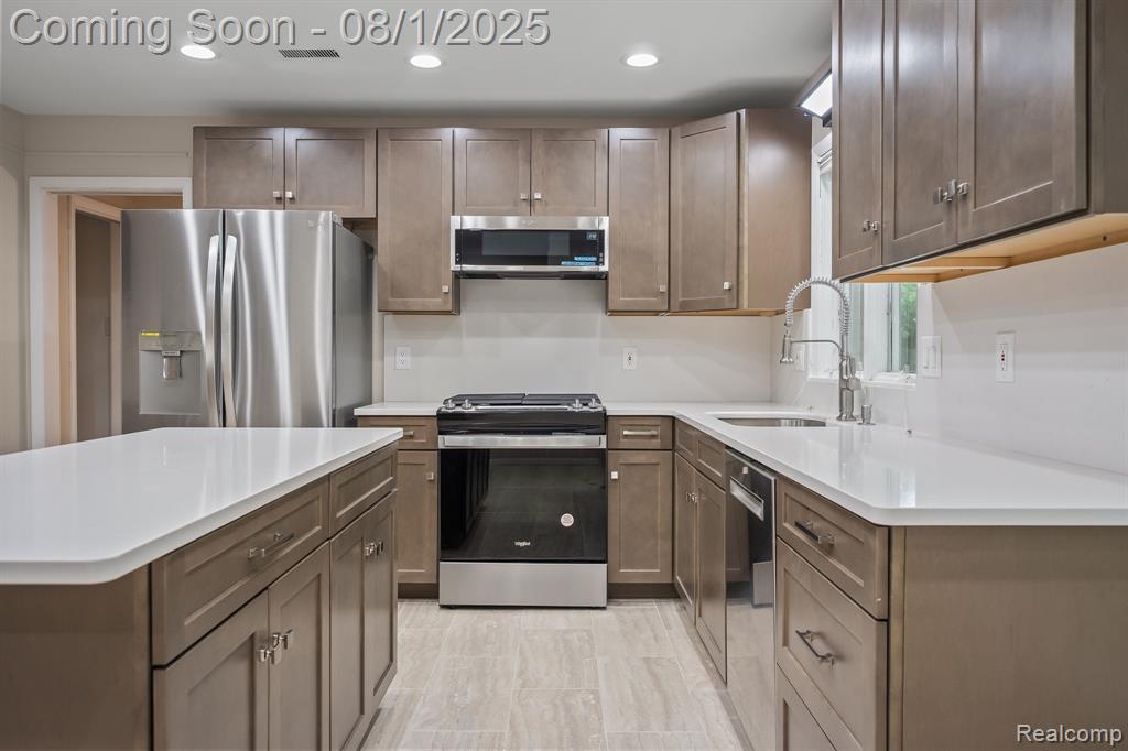 4866 Walnut Lake Road Bloomfield Hills, MI 48301 - Photo 6 of 33