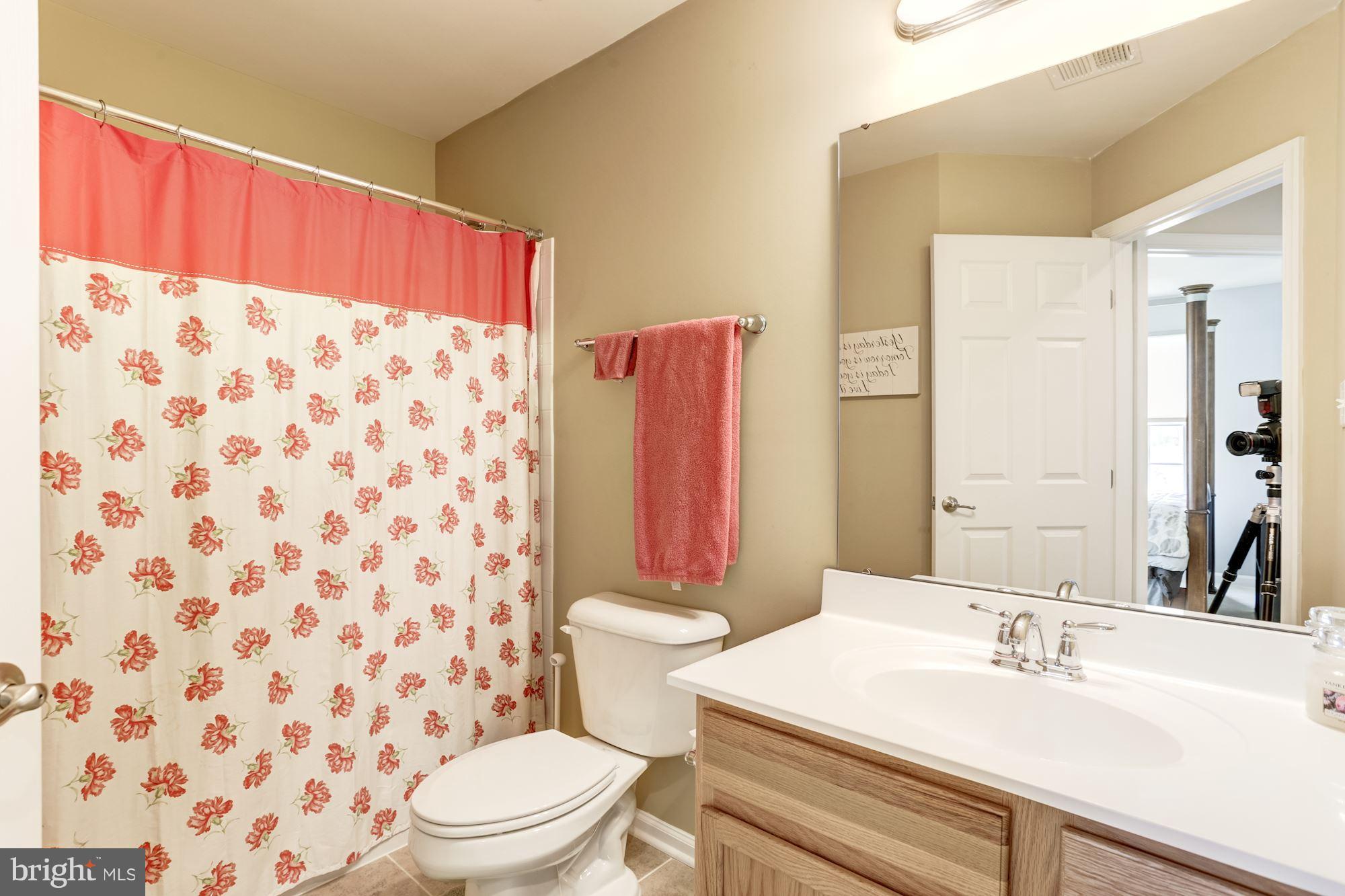 2064 Spring Run Circle Frederick, MD 21702 - Photo 20 of 30 Upstairs Hall Full Bath