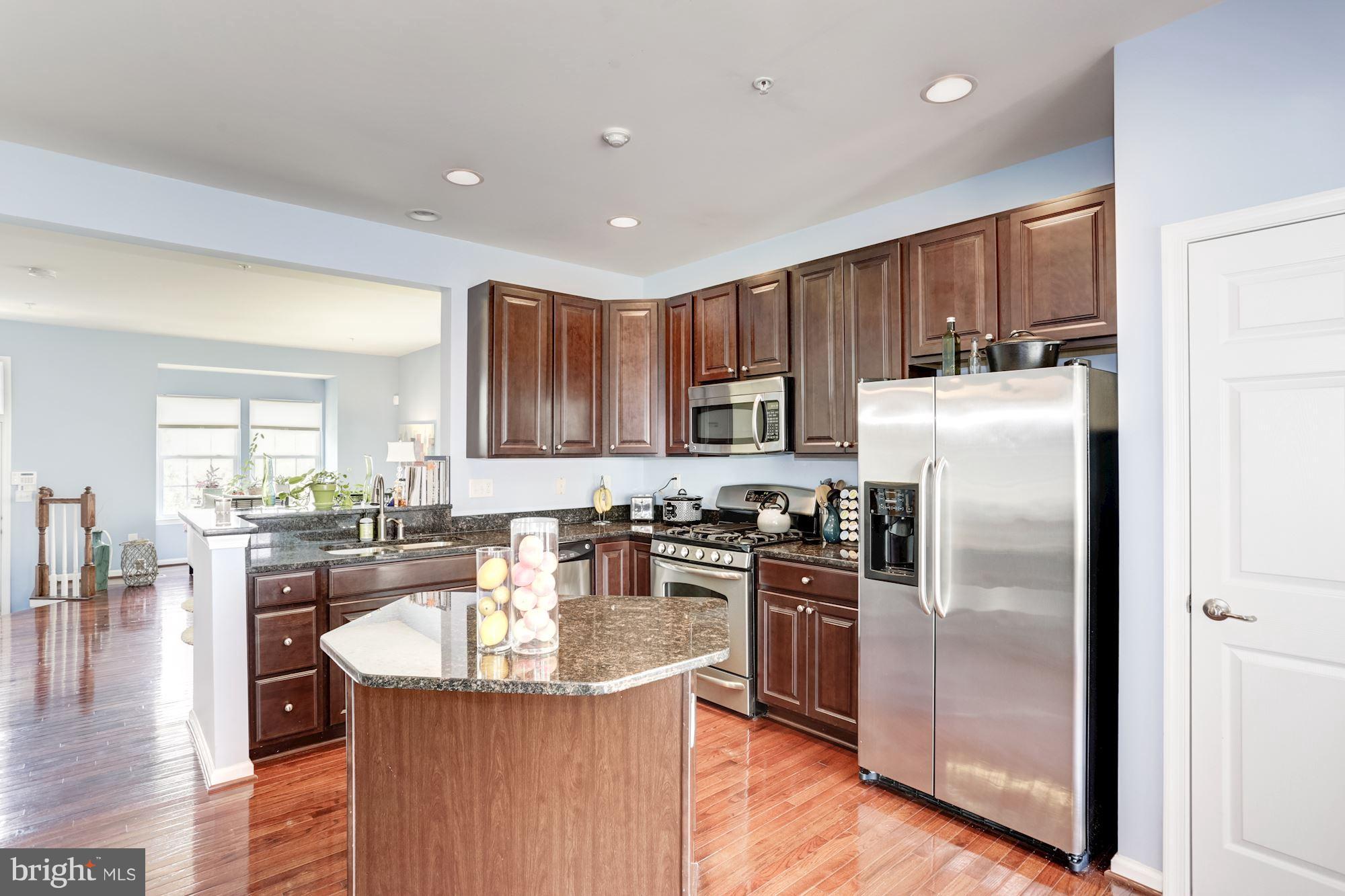 2064 Spring Run Circle Frederick, MD 21702 - Photo 8 of 30 Kitchen