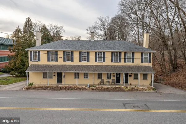 $2,300 | 42 North Waterloo Road, Unit 38, Devon, PA 19333