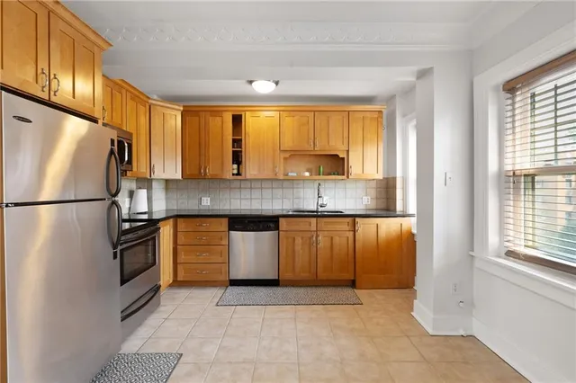 $230,000 | 807 West 48th Street, Unit 404, Kansas City, MO 64112