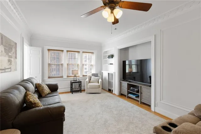 $230,000 | 807 West 48th Street, Unit 404, Kansas City, MO 64112