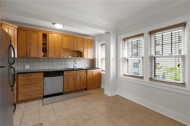 $230,000 | 807 West 48th Street, Unit 404, Kansas City, MO 64112