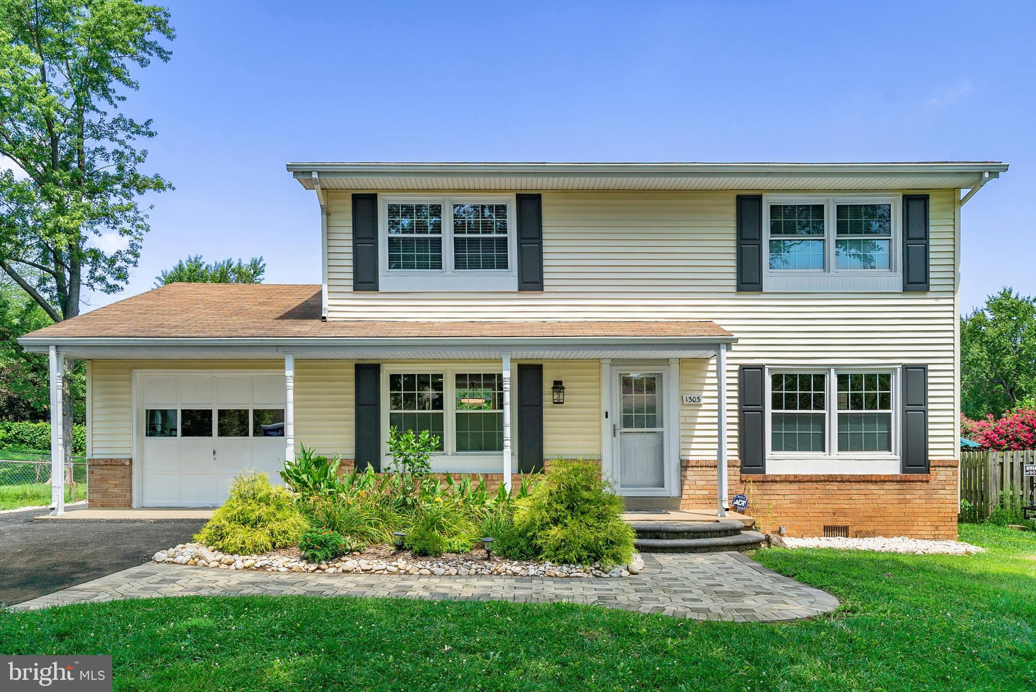1303 East Lee Road Sterling, VA 20164 - Photo 1 of 41 Gallery Image 1