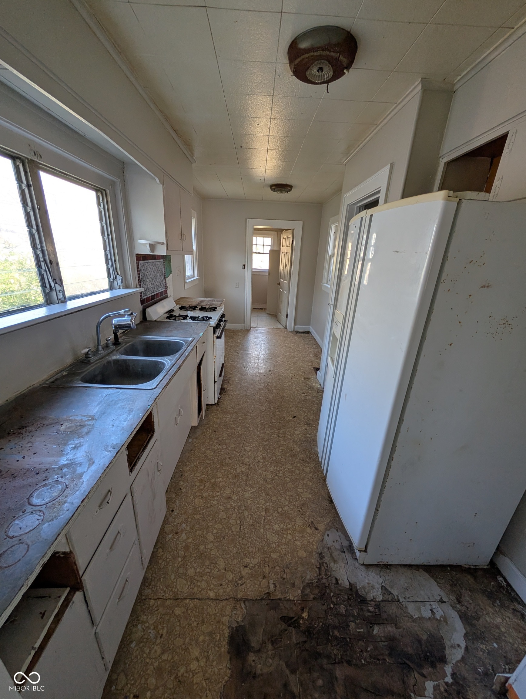 1808 Nichol Avenue Anderson, IN 46016 - Photo 8 of 14