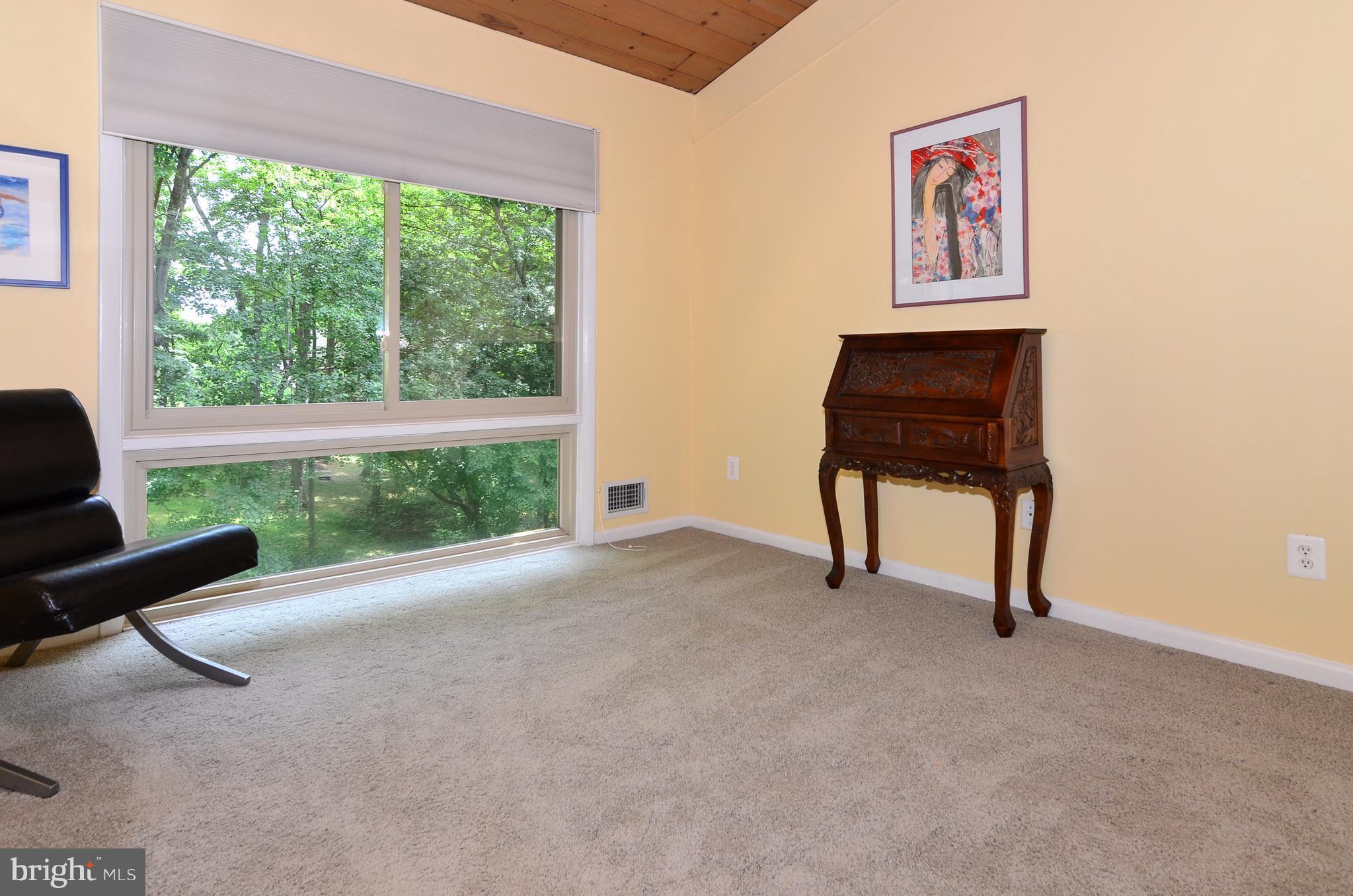 10920 Thanlet Lane Reston, VA 20190 - Photo 21 of 30 Bright Bedroom.