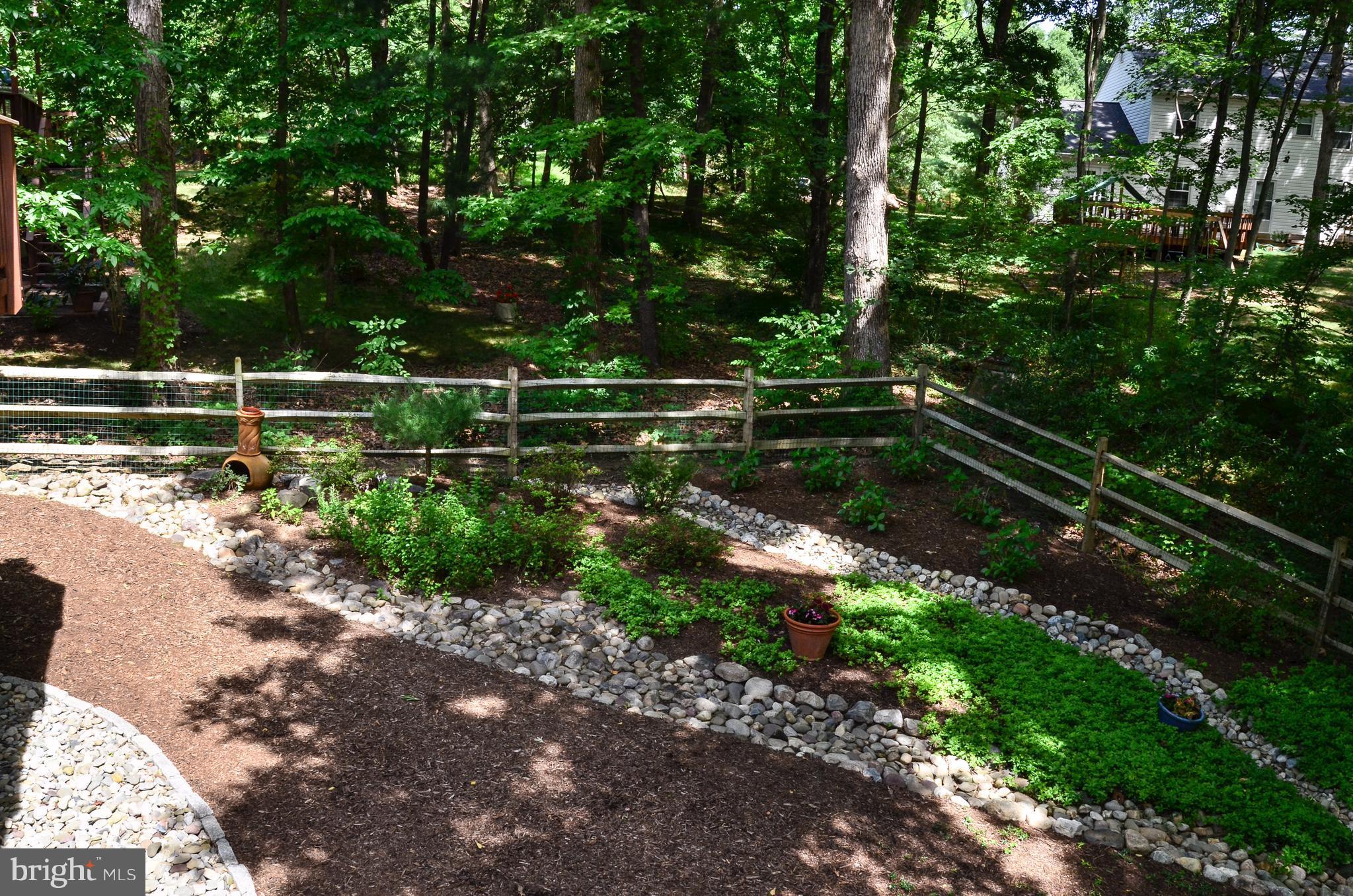 10920 Thanlet Lane Reston, VA 20190 - Photo 29 of 30 Fenced-In Landscaped/Hardscaped Backyard.