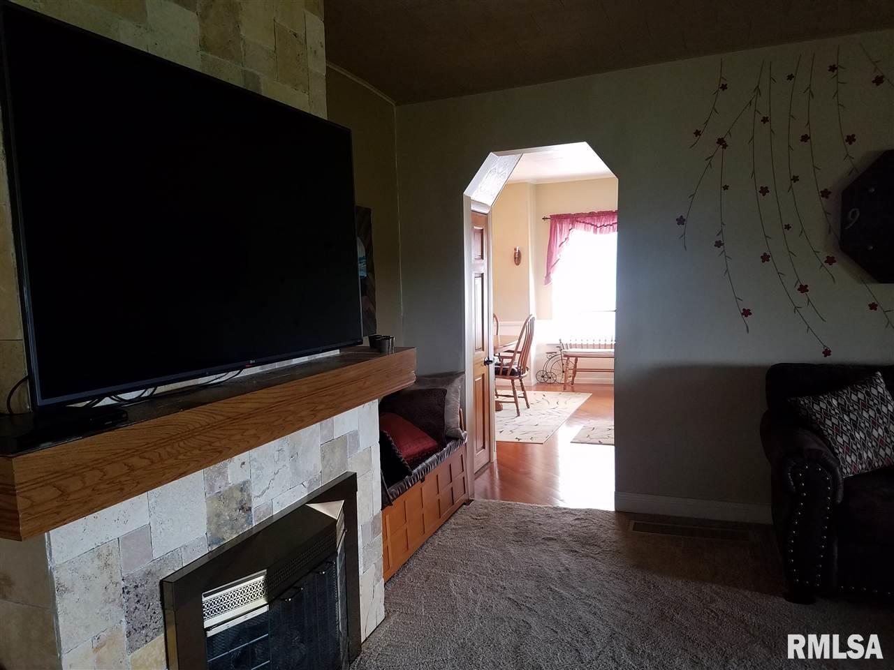 840 Blackjack Road Blandinsville, IL 61420 - Photo 11 of 28