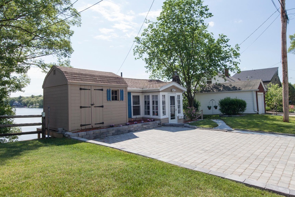 367 Bridle Path Worcester, MA 01604 - Photo 2 of 22 Gallery Image 2