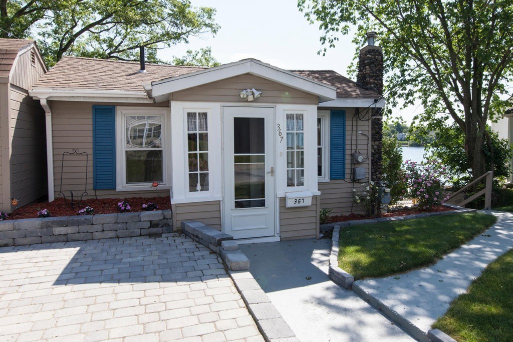 367 Bridle Path Worcester, MA 01604 - Photo 3 of 22 Gallery Image 3