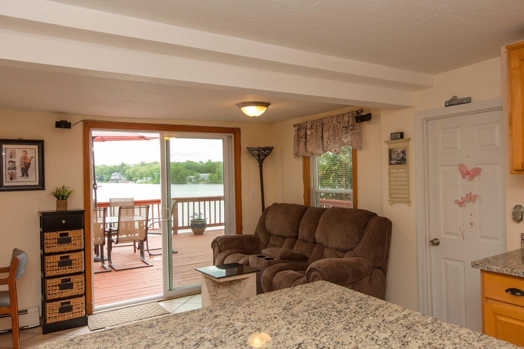 367 Bridle Path Worcester, MA 01604 - Photo 8 of 22 Gallery Image 8