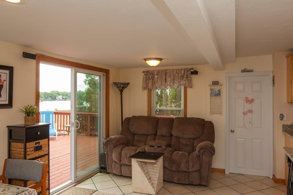 367 Bridle Path Worcester, MA 01604 - Photo 9 of 22 Gallery Image 9
