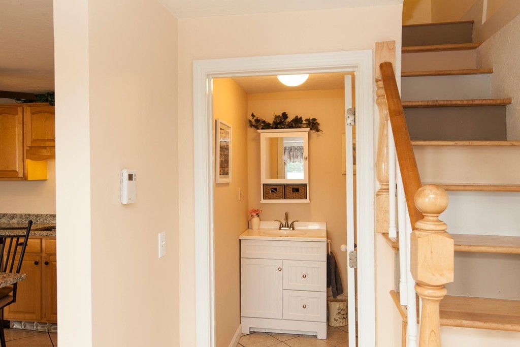 367 Bridle Path Worcester, MA 01604 - Photo 10 of 22 Gallery Image 10