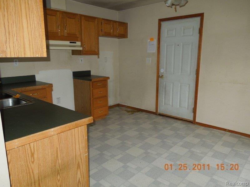 58424 Ruth Jean Washington, MI 48094 - Photo 5 of 21 RES04289.JPG
