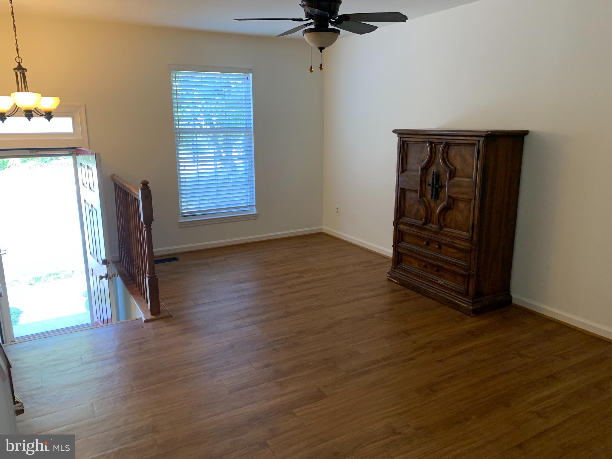 6621 Skylemar Trail Centreville, VA 20121 - Photo 5 of 20 living room