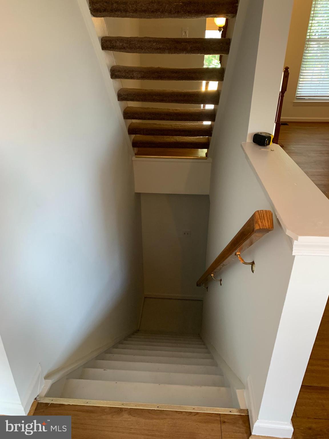 6621 Skylemar Trail Centreville, VA 20121 - Photo 8 of 20 stairs down