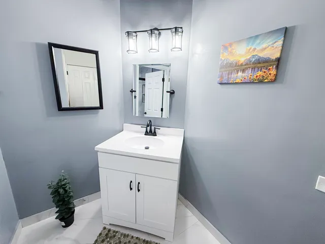 $295,000 | 151 Brookston Drive, Unit A2, Schaumburg, IL 60193