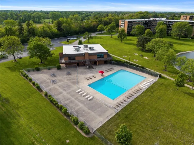 $295,000 | 151 Brookston Drive, Unit A2, Schaumburg, IL 60193