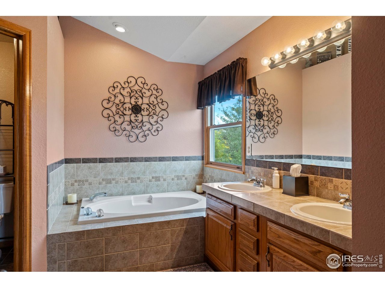 1808 Silvergate Road Fort Collins, CO 80526 - Photo 23 of 40 Gallery Image 23