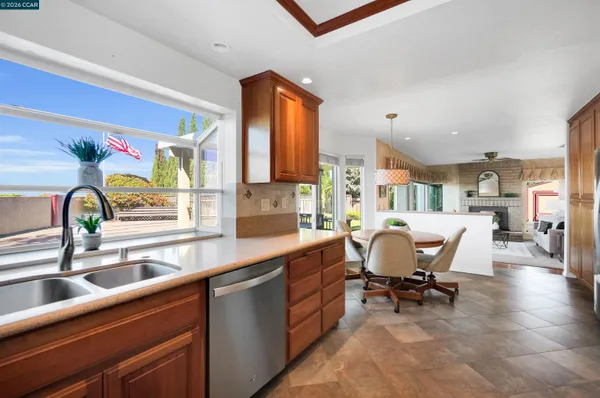 $899,000 | 124 Peridot Court, Hercules, CA 94547