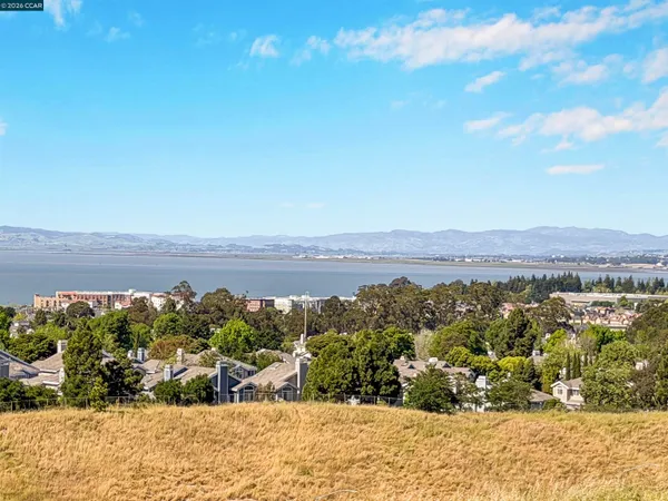 $899,000 | 124 Peridot Court, Hercules, CA 94547
