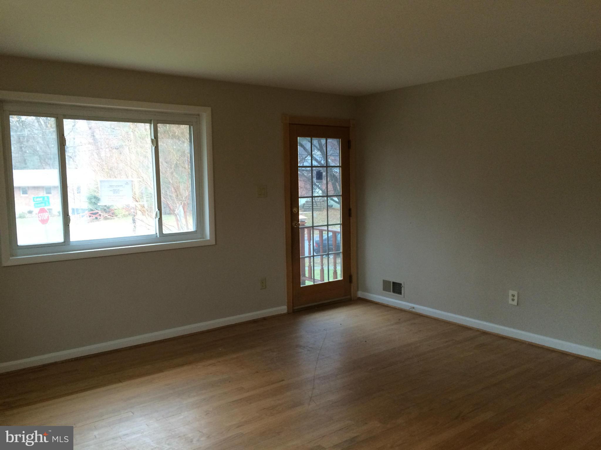 1005 Gabel Street Silver Spring, MD 20901 - Photo 10 of 25 Living Room
