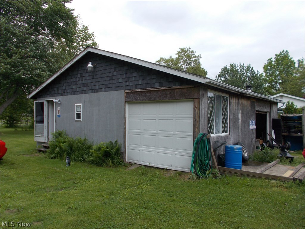 671 Center Road Conneaut, OH 44030 - Photo 3 of 15