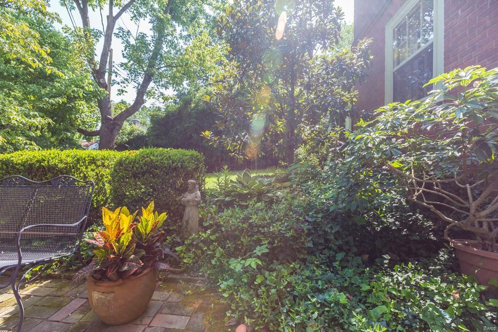 335 Bristol Road Webster Groves, MO 63119 - Photo 33 of 45 Gallery Image 33