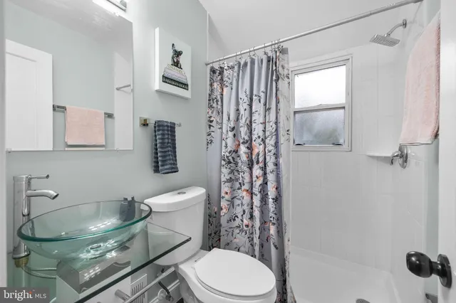 $374,900 | 5033 37th Avenue, Hyattsville, MD 20782