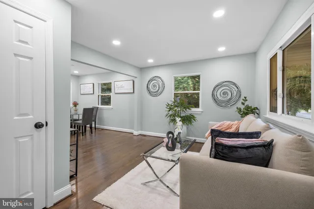 $374,900 | 5033 37th Avenue, Hyattsville, MD 20782