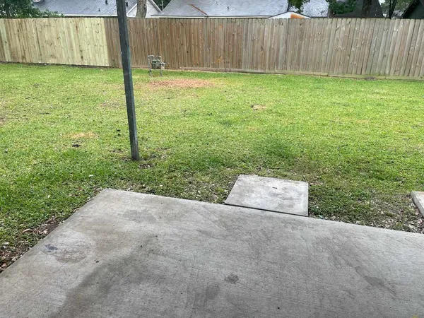 $1,880 | 10418 Winding Trail Road, La Porte, TX 77571