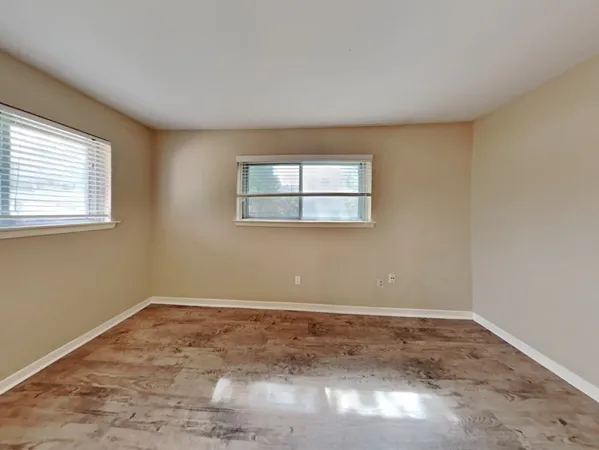 $1,880 | 10418 Winding Trail Road, La Porte, TX 77571