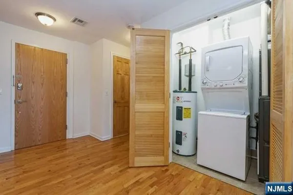 $2,800 | 17 Meadow Road, Unit 104, Rutherford, NJ 07070