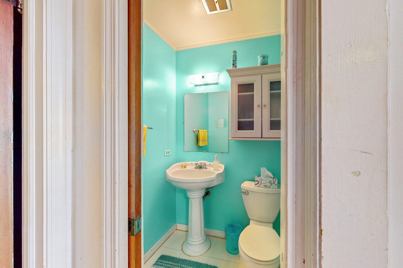 1305 Wayne Drive Des Plaines, IL 60018 - Photo 18 of 25 a bathroom with a toilet and a sink