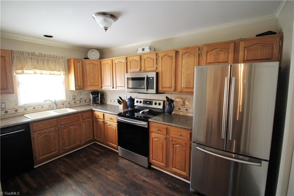 150 Redwing Road Madison, NC 27025 - Photo 6 of 19 Gallery Image 6