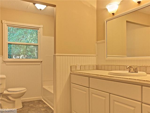 5731 Enfield Road Pfafftown, NC 27040 - Photo 10 of 16 Master Bath/Spa.