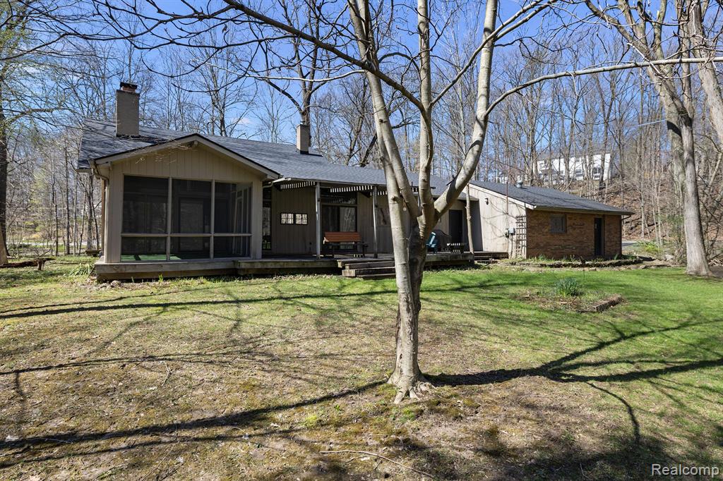 34083 Quaker Valley Road Farmington Hills, MI 48331 - Photo 2 of 43