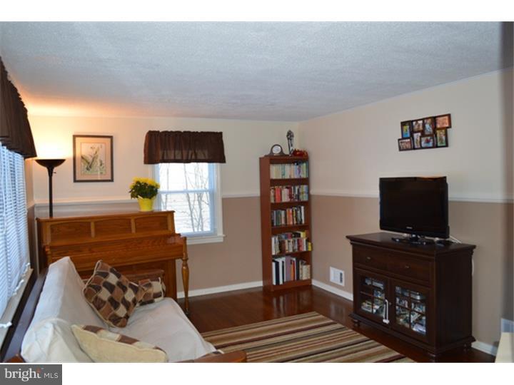 35 Gedney Road Lawrence Township, NJ 08648 - Photo 3 of 19