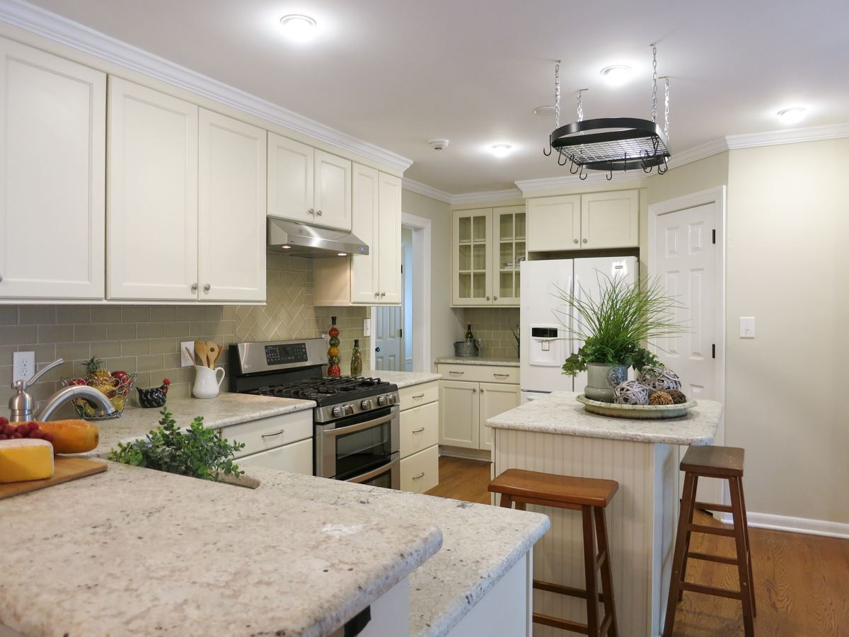 704 Currituck Drive Raleigh, NC 27609 - Photo 11 of 25 Kitchen