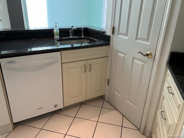 170 Schofield Street, Unit 2I Bronx, NY 10464 - Photo 15 of 17