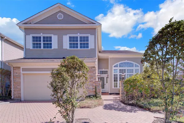 $974,950 | 177 Hamlet Drive, Mount Sinai, NY 11766