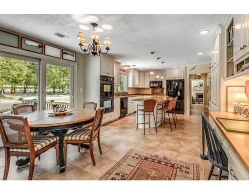 11 Oxbow Road Wayland, MA 01778 - Photo 10 of 27 Gallery Image 10