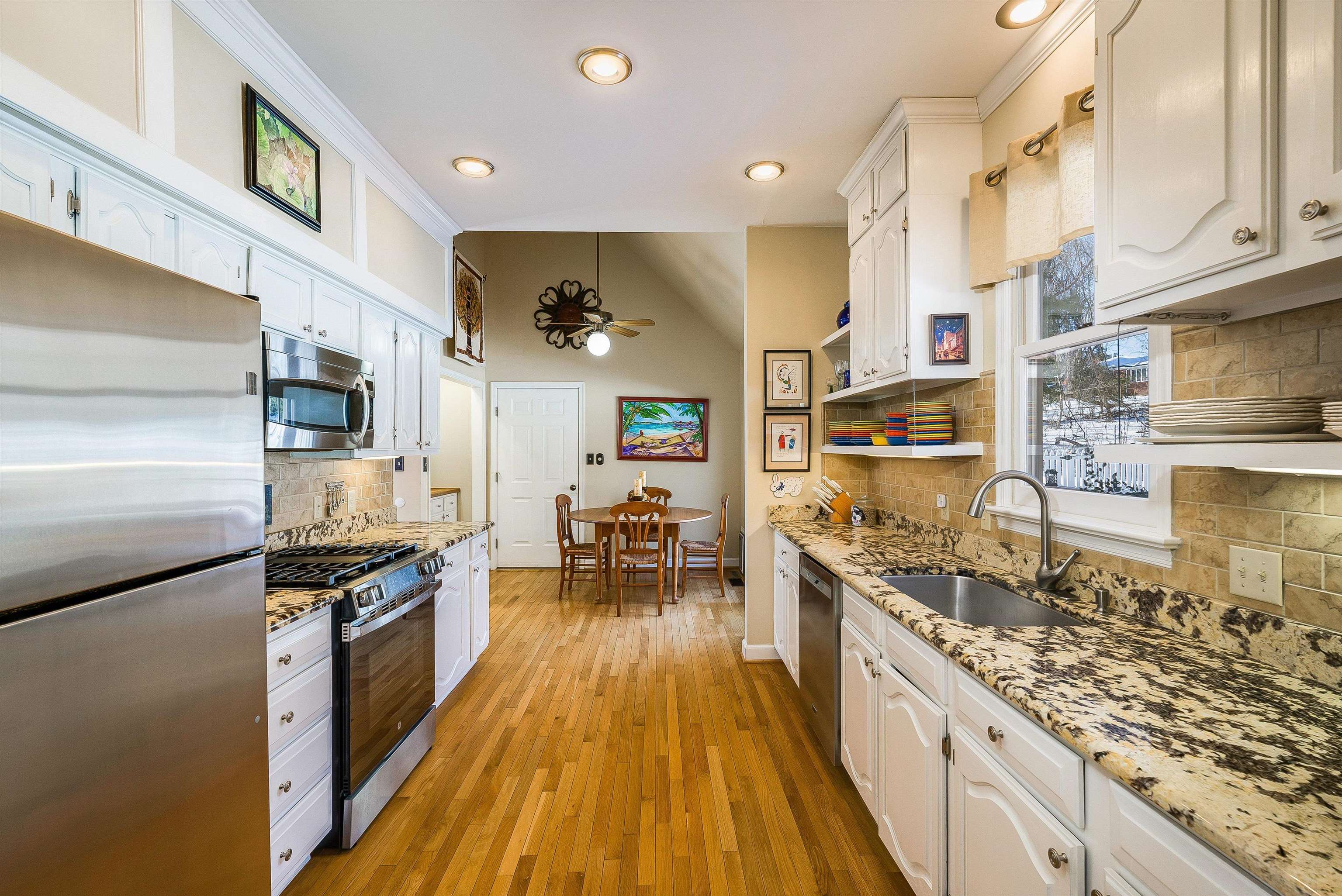 305 Kings Square Staunton, VA 24401 - Photo 17 of 55